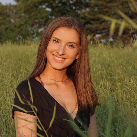 Meet your Posher, Emmy - Picture 1 of 1